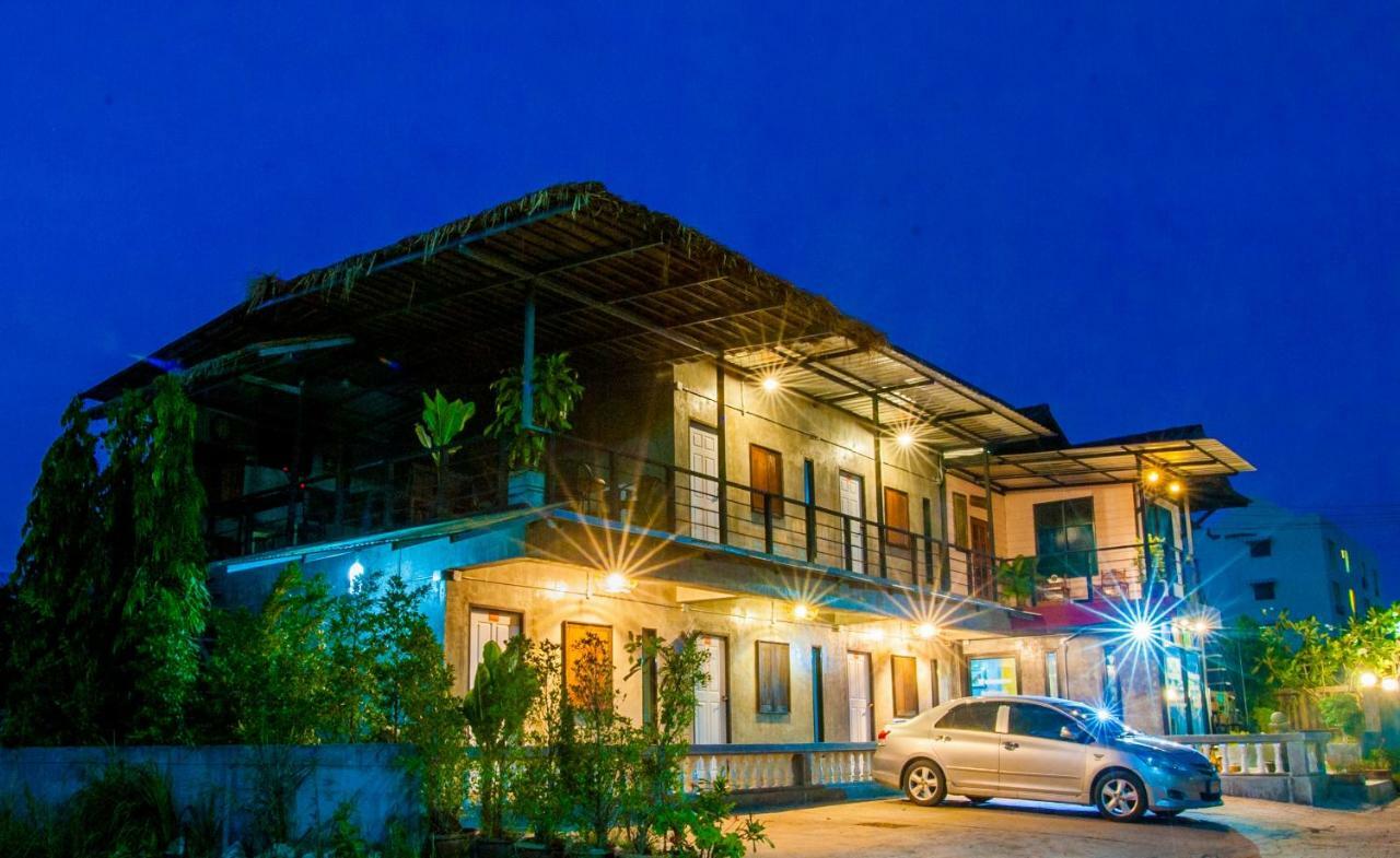 Baantung Homestay Mukdahan Exterior foto